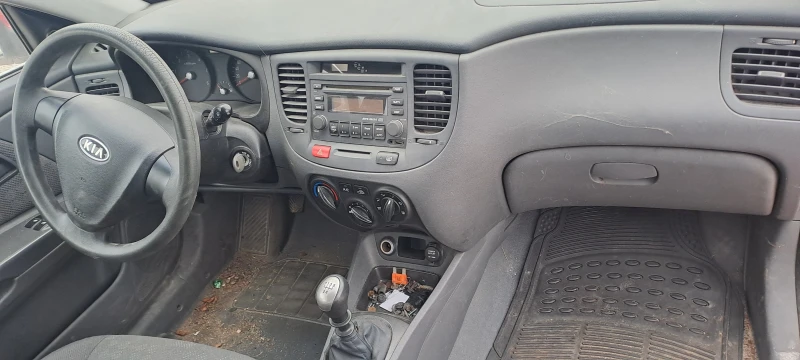 Kia Rio 1.5crdi, снимка 3 - Автомобили и джипове - 49075670