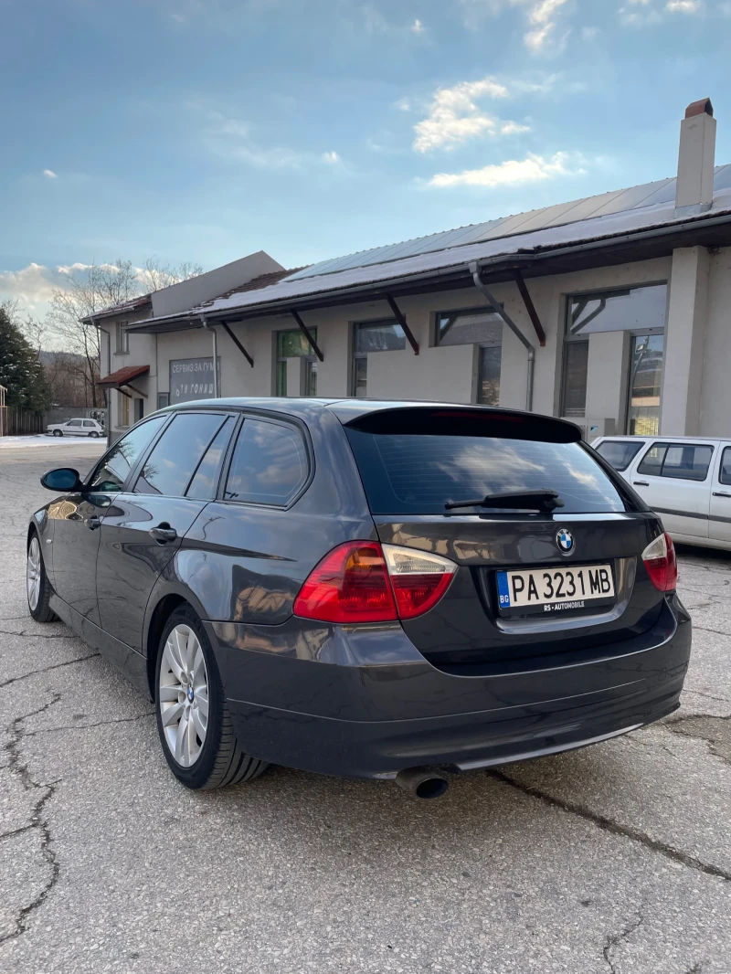 BMW 320 2.0D TOP Реални Км!!, снимка 4 - Автомобили и джипове - 49211857