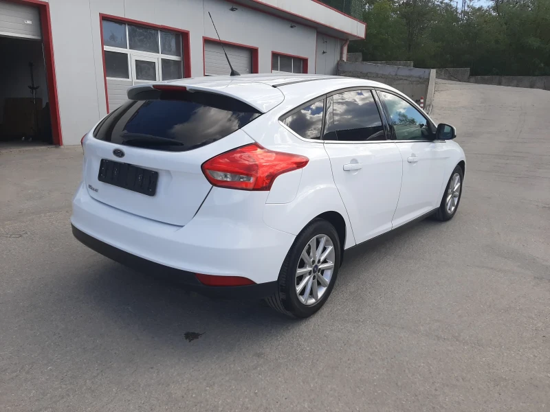 Ford Focus 1.6i ГАЗ-БЕНЗИН TITANIUM, снимка 5 - Автомобили и джипове - 52140611