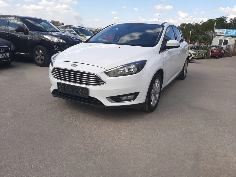 Ford Focus 1.6i ГАЗ-БЕНЗИН TITANIUM, снимка 2 - Автомобили и джипове - 52140611