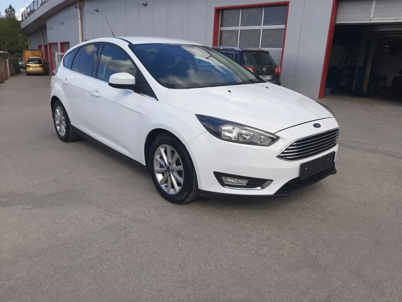 Ford Focus 1.6i ГАЗ-БЕНЗИН TITANIUM, снимка 4 - Автомобили и джипове - 52140611