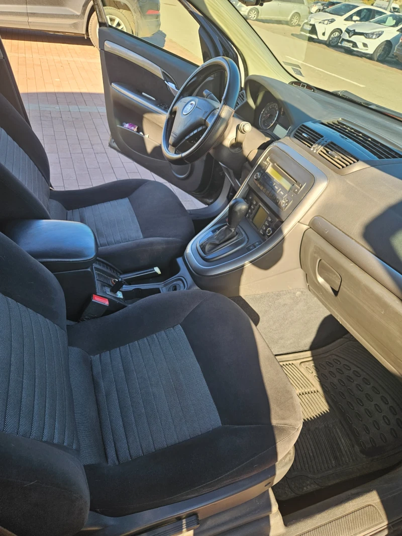 Fiat Croma 1.9 Multijet (150 кс) - Automatic, снимка 9 - Автомобили и джипове - 52423293