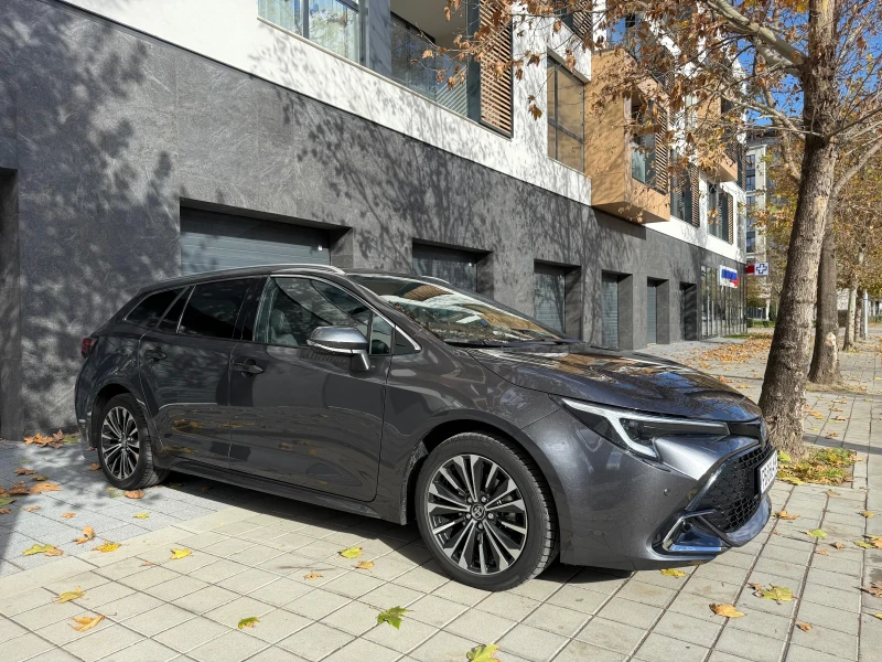 Toyota Corolla 1.8 Hibrid, снимка 8 - Автомобили и джипове - 52512176