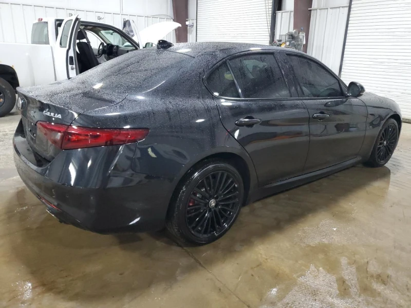 Alfa Romeo Giulia Q4* РЕАЛНИ КМ, снимка 5 - Автомобили и джипове - 52861059