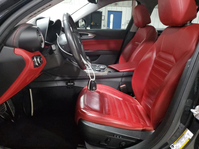 Alfa Romeo Giulia Q4* РЕАЛНИ КМ, снимка 8 - Автомобили и джипове - 52861059