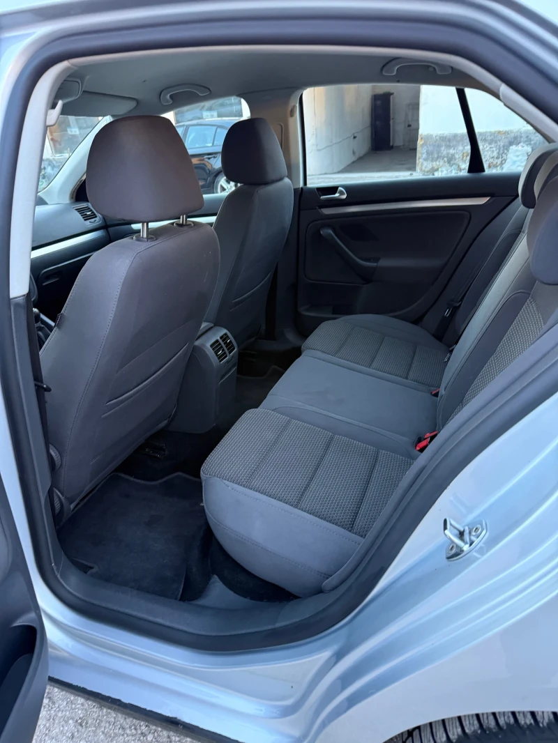 VW Jetta 2.0 TDI, снимка 5 - Автомобили и джипове - 53274162