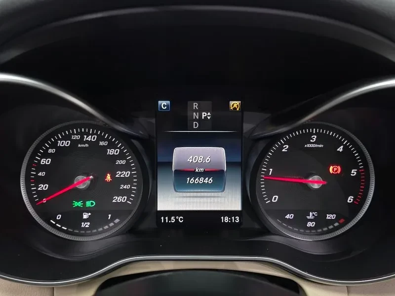 Mercedes-Benz C 220, снимка 8 - Автомобили и джипове - 54282440