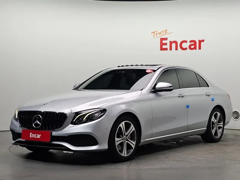Mercedes-Benz E 300 AVANTGARDE