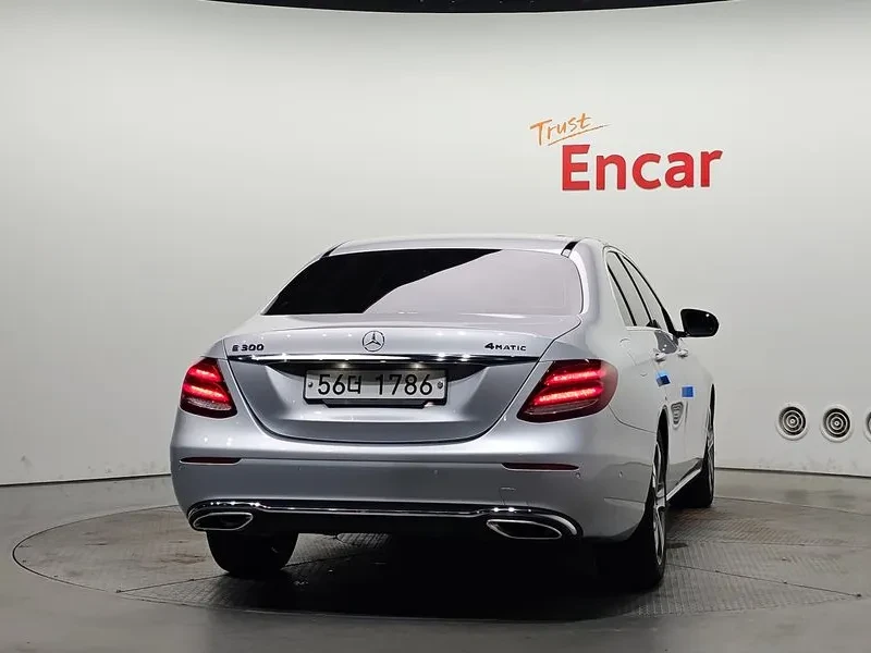 Mercedes-Benz E 300 AVANTGARDE, снимка 4 - Автомобили и джипове - 55264881