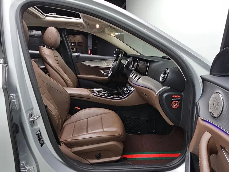 Mercedes-Benz E 300 AVANTGARDE, снимка 12 - Автомобили и джипове - 55264881