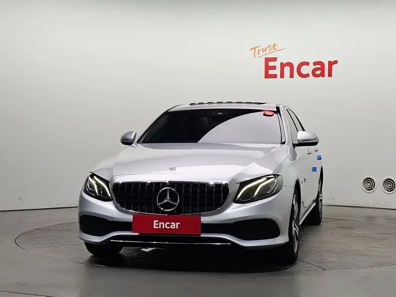 Mercedes-Benz E 300 AVANTGARDE, снимка 3 - Автомобили и джипове - 55264881
