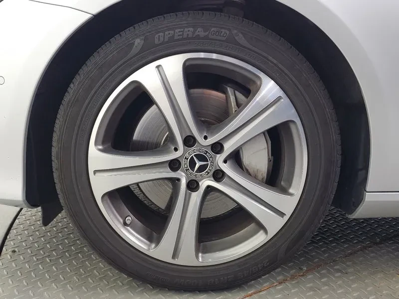 Mercedes-Benz E 300 AVANTGARDE, снимка 5 - Автомобили и джипове - 55264881