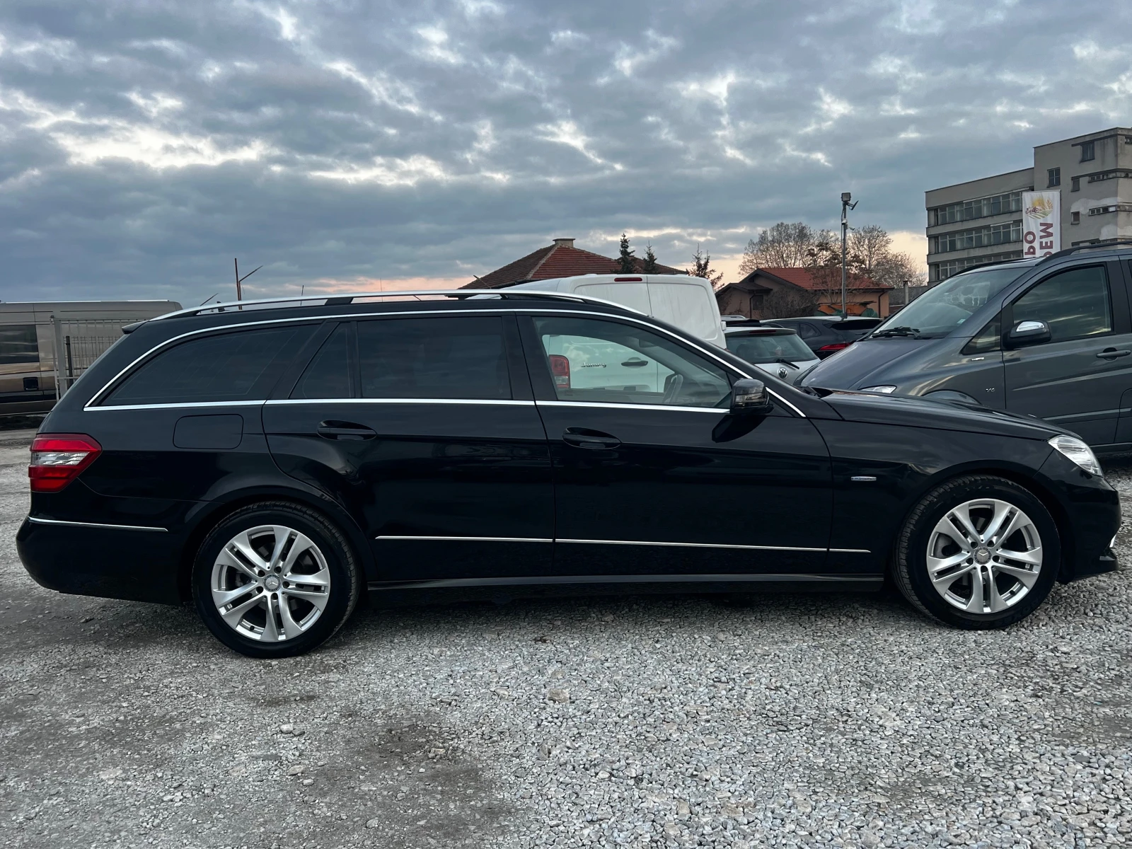 Mercedes-Benz E 200 İ Avantgarde - изображение 3