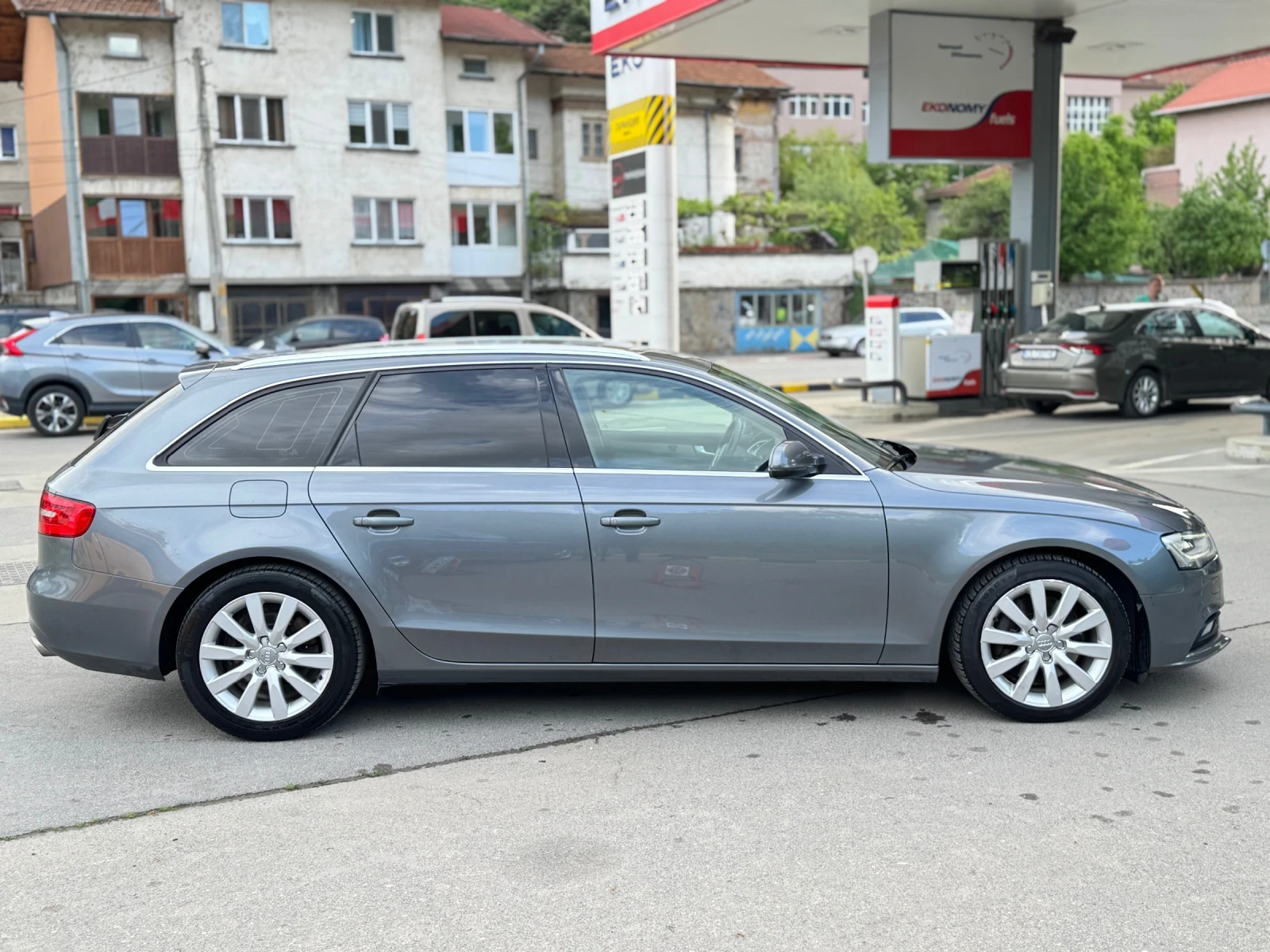 Audi A4 3.0TDI 4x4* Обдухване* Дистроник* Ксенон - изображение 6