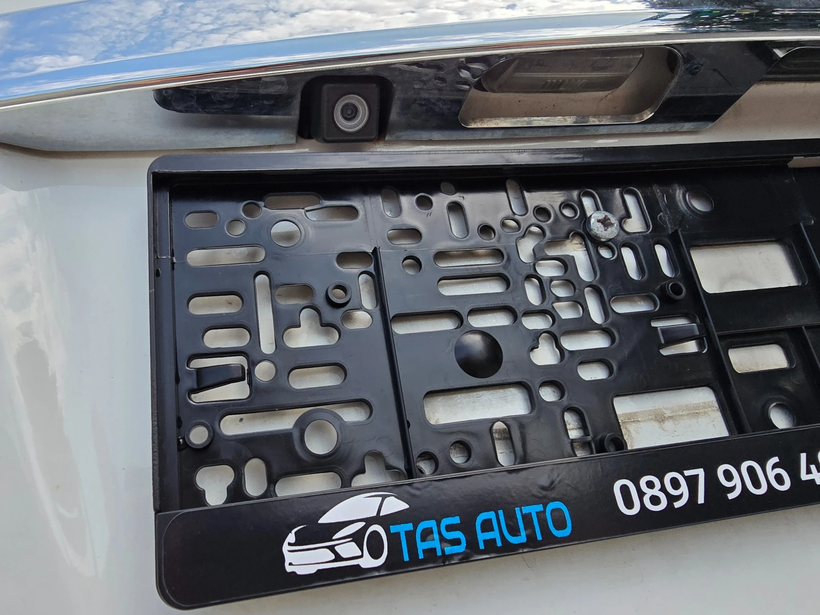 Toyota Yaris 1.4D4D-Navi-Kamera - изображение 6