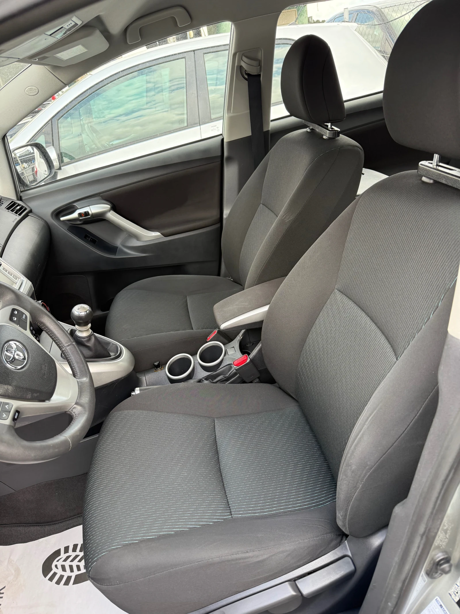 Toyota Verso 1.8i 147к.с Швейцария - изображение 9