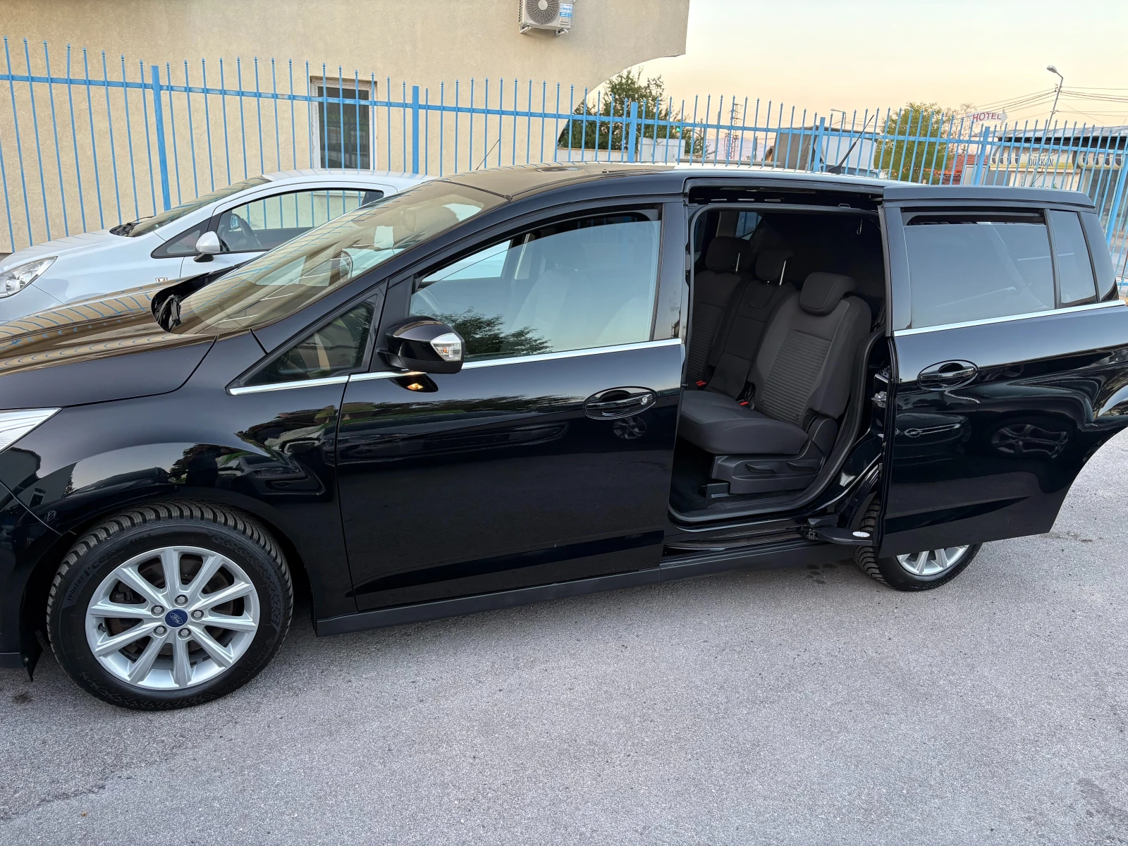 Ford C-max 2.0  TDI  150  - изображение 7