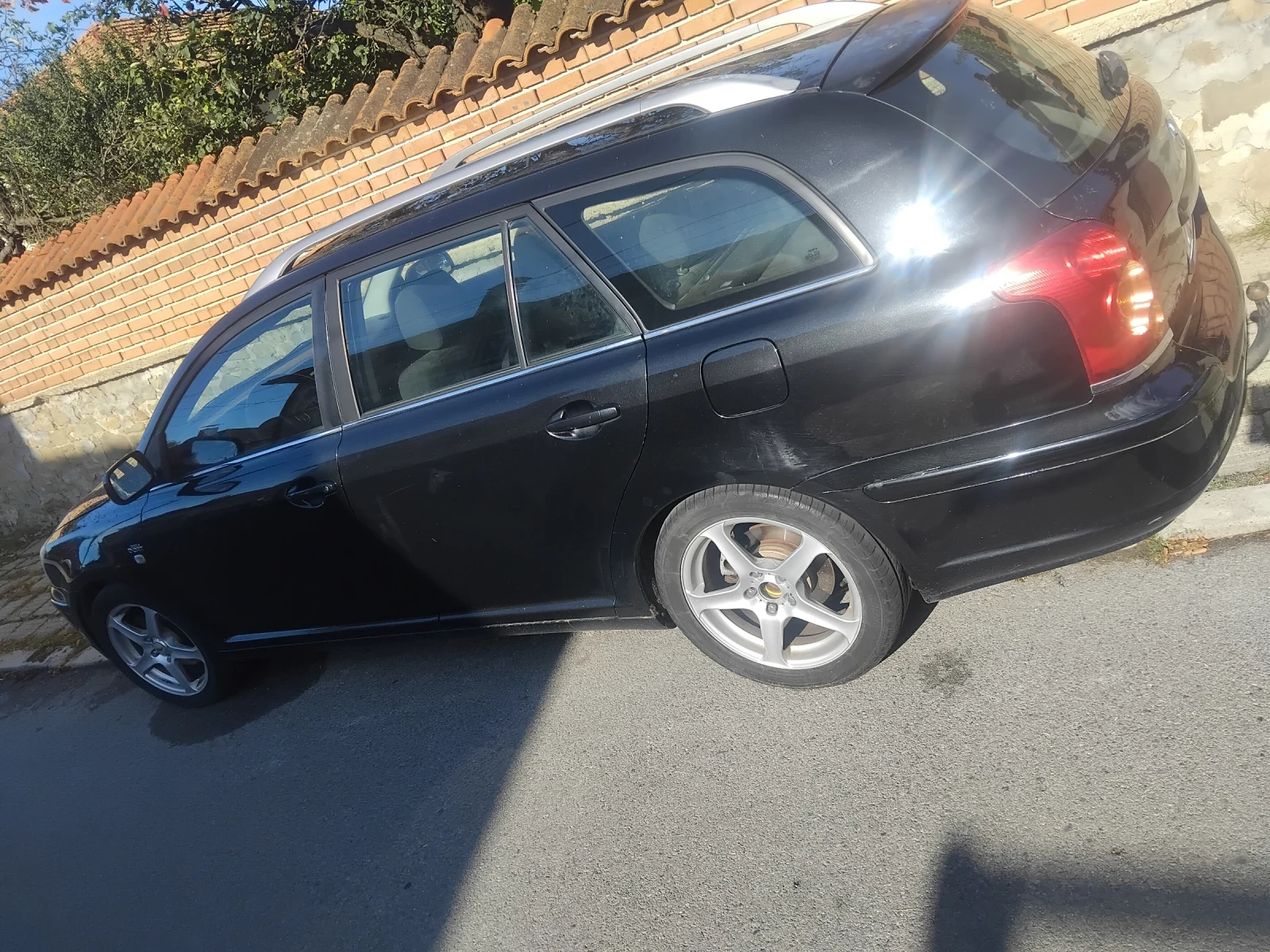 Toyota Avensis  - изображение 2