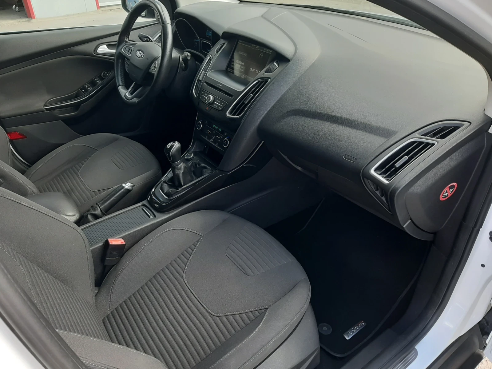 Ford Focus 1.6i - TITANIUM | Mobile.bg   11