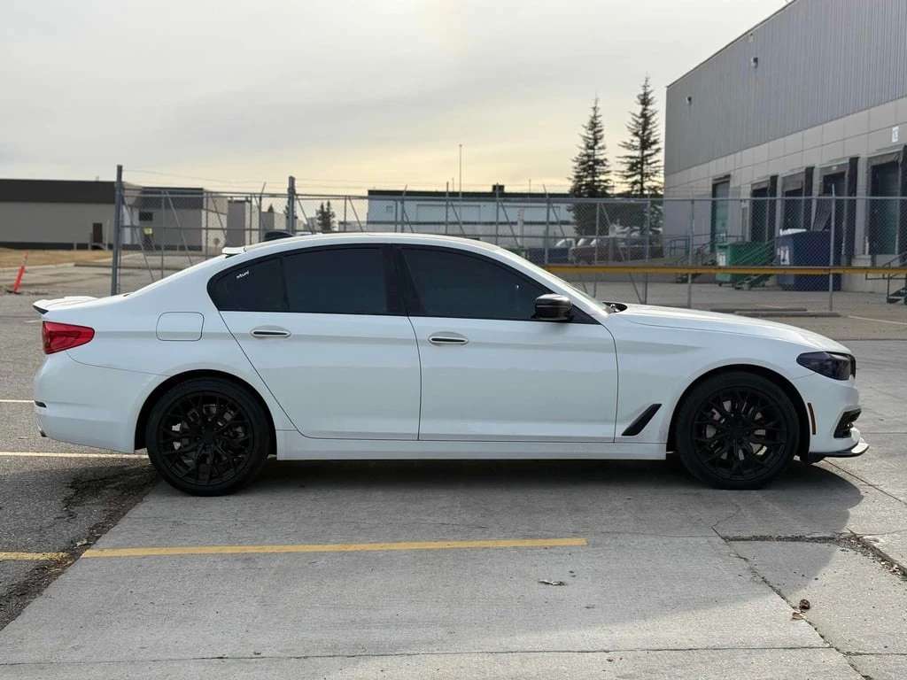 BMW 530 * 530i xDrive * CARFAX *    | Mobile.bg   3