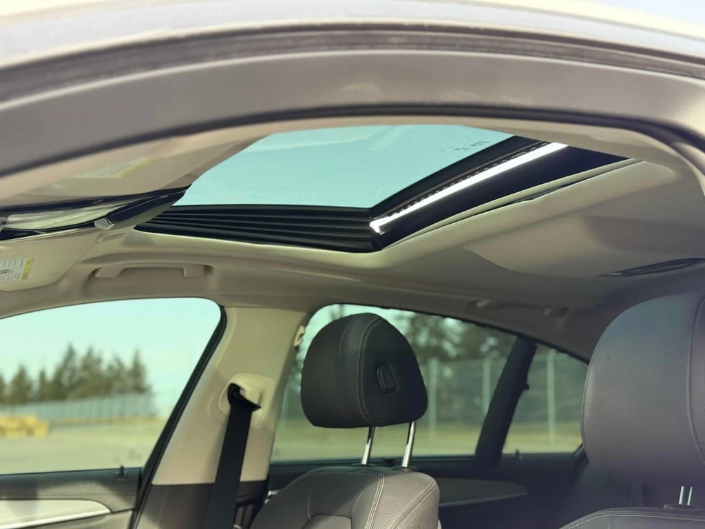 BMW 530 * 530i xDrive * CARFAX *    | Mobile.bg   13