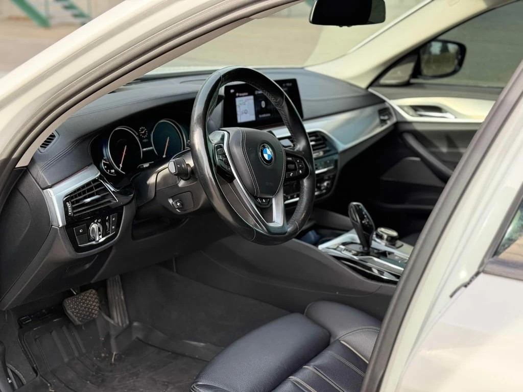 BMW 530 * 530i xDrive * CARFAX *    | Mobile.bg   5