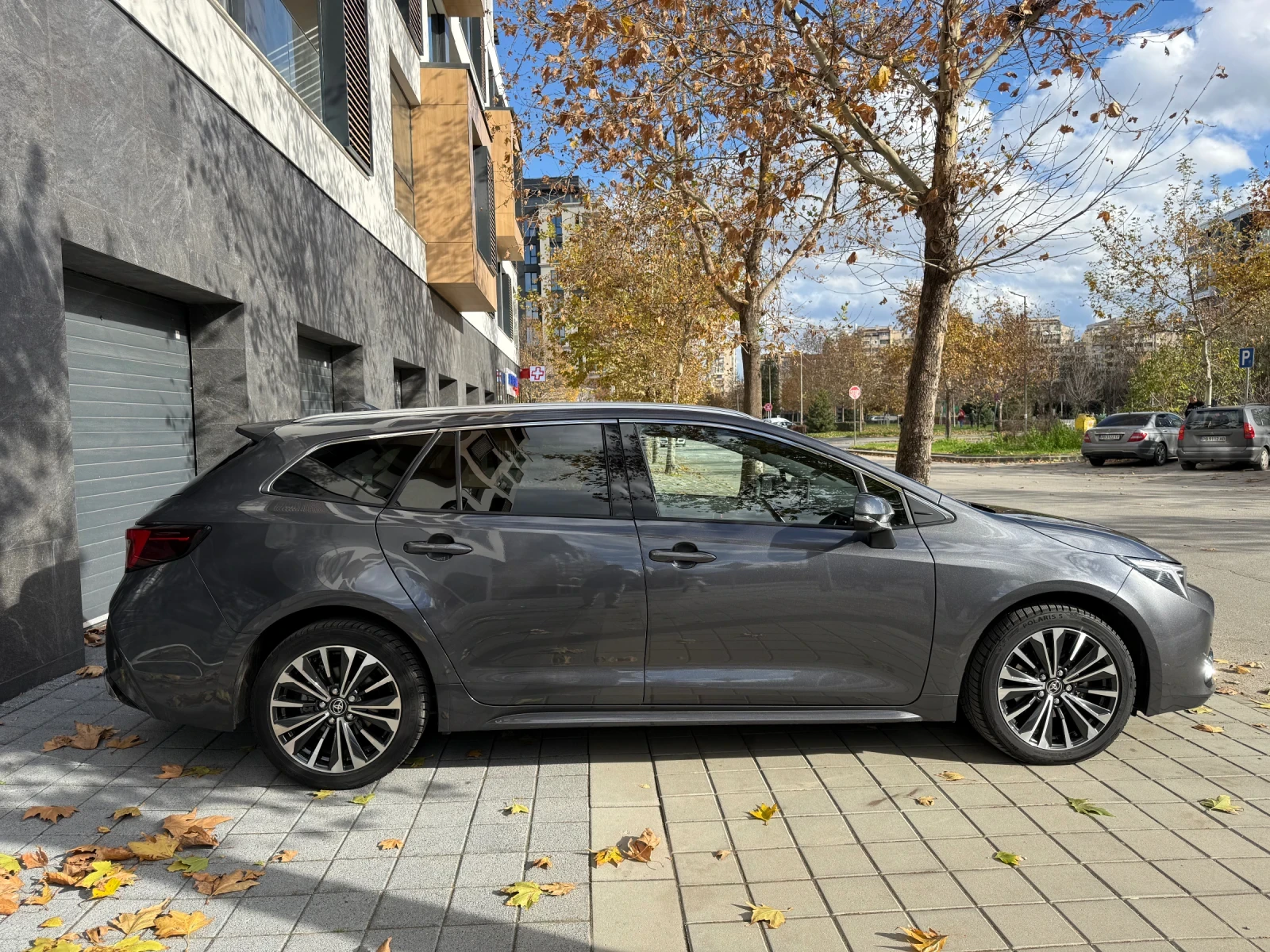 Toyota Corolla 1.8 Hibrid - изображение 7