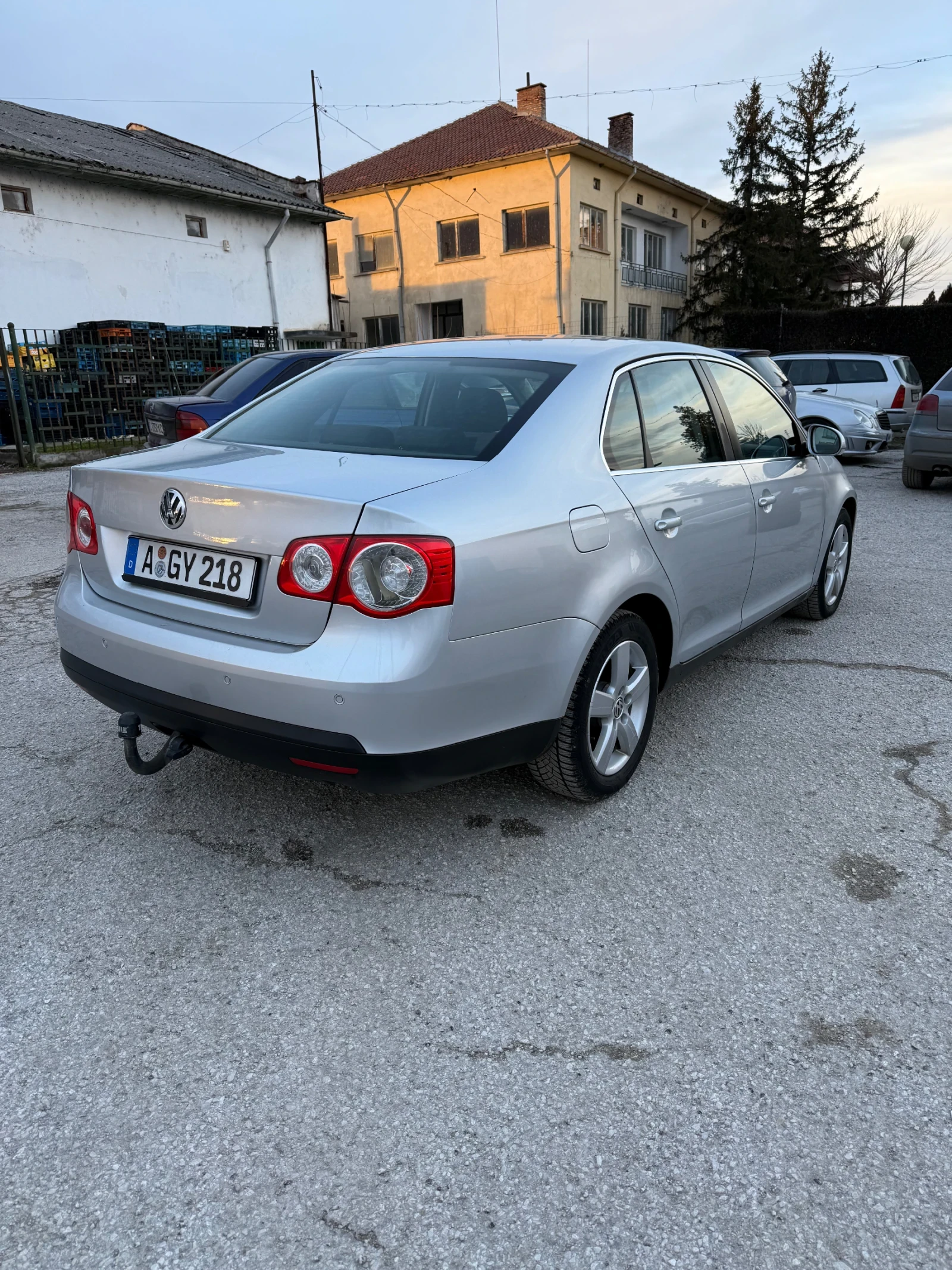 VW Jetta 2.0 TDI - изображение 7