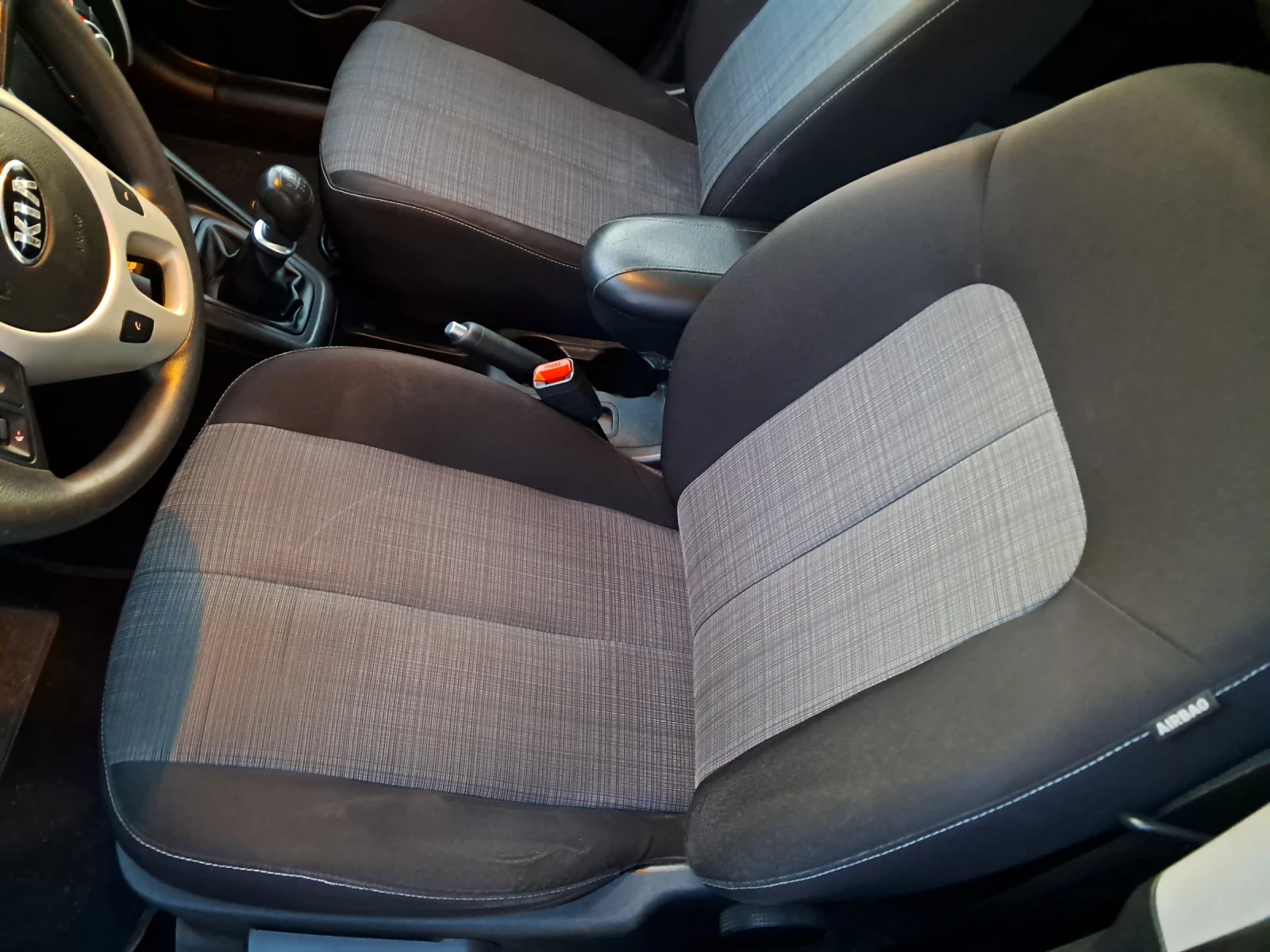 Kia Venga 1.4 CRDI 90KS 6SK панорама., снимка 11 - Автомобили и джипове - 53787568