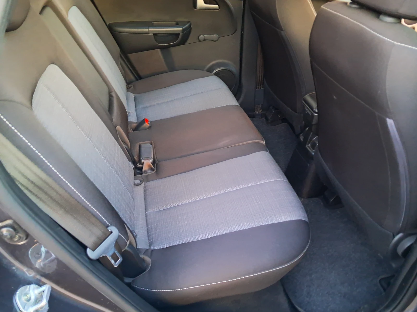 Kia Venga 1.4 CRDI 90KS 6SK - изображение 8