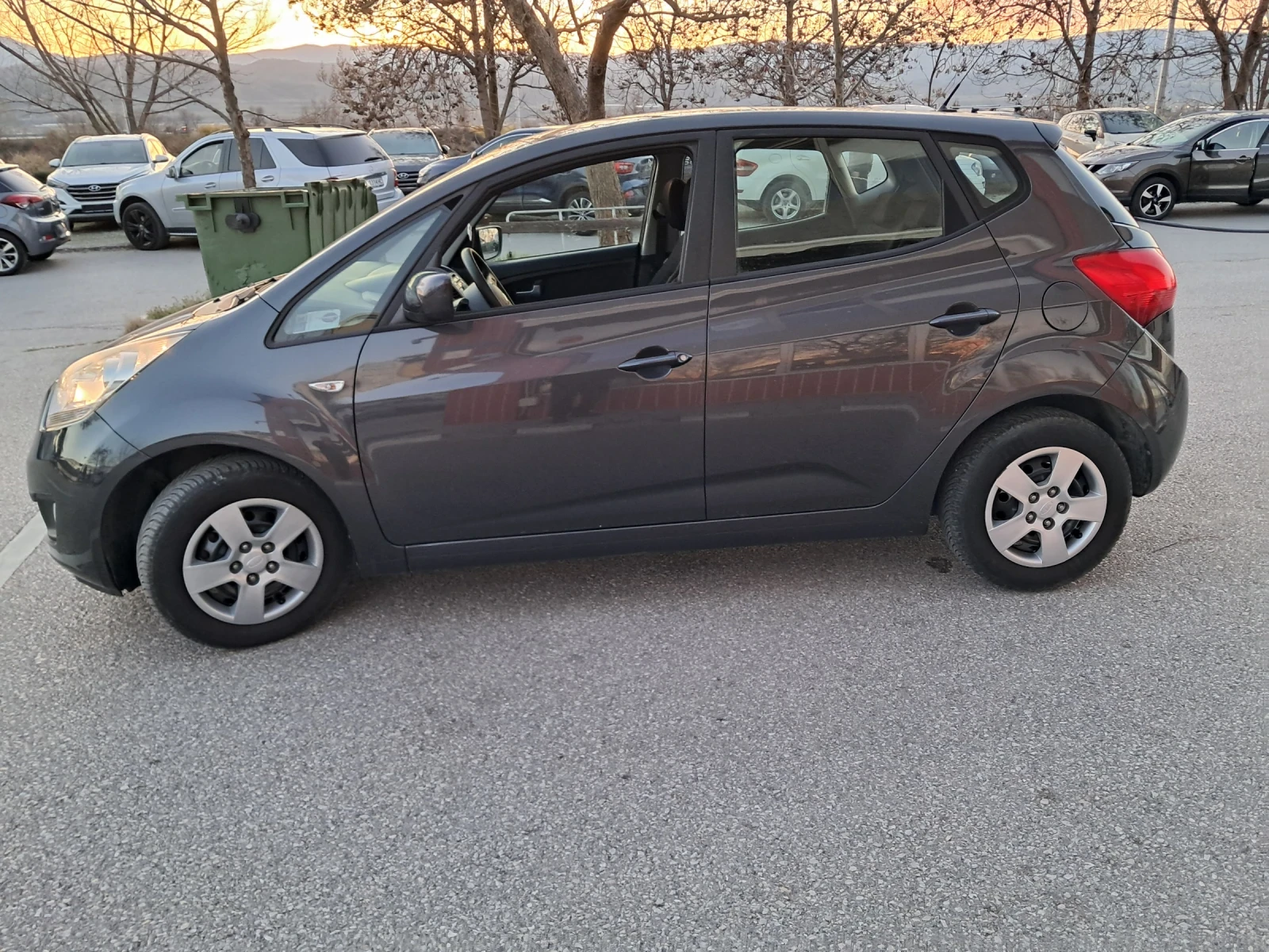 Kia Venga 1.4 CRDI 90KS 6SK - изображение 3