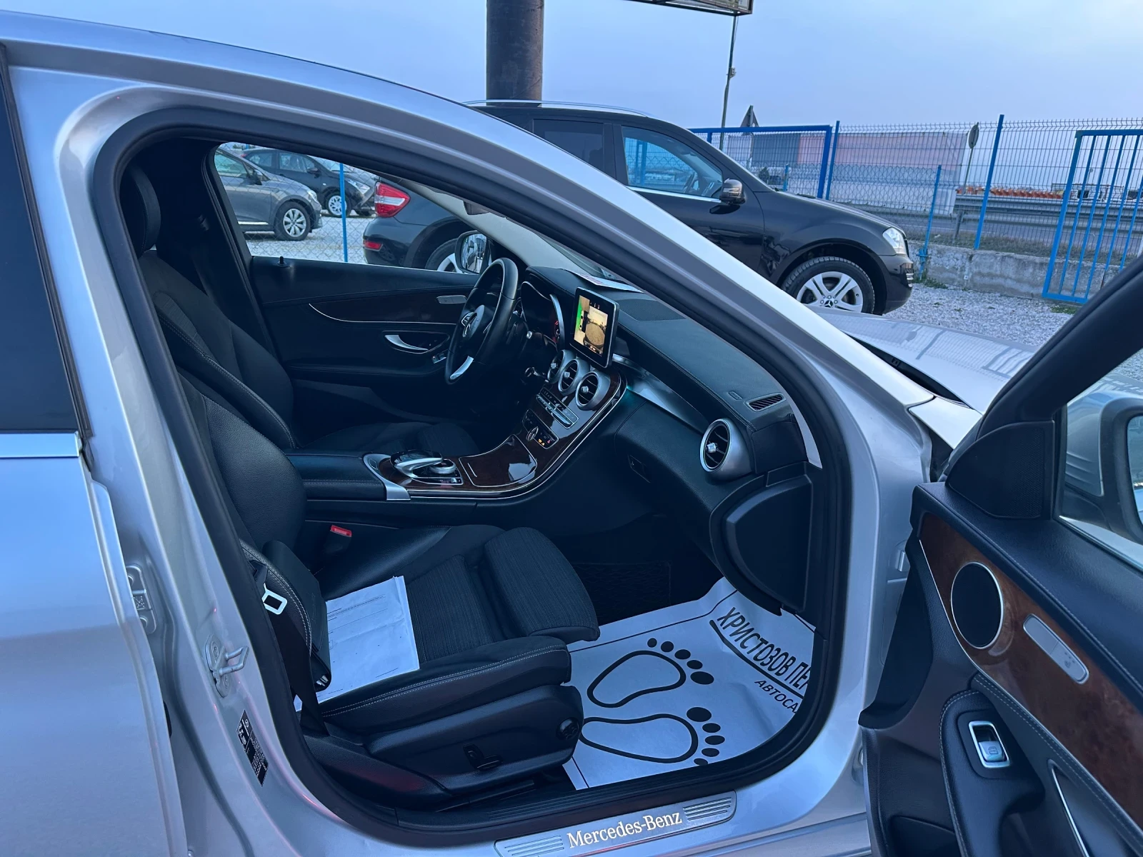 Mercedes-Benz C 250 CDI AVANTGARDE, 360 КАМЕРА, ДИСТРОНИК, ЕВРО 6, ТОП, снимка 17 - Автомобили и джипове - 53878613