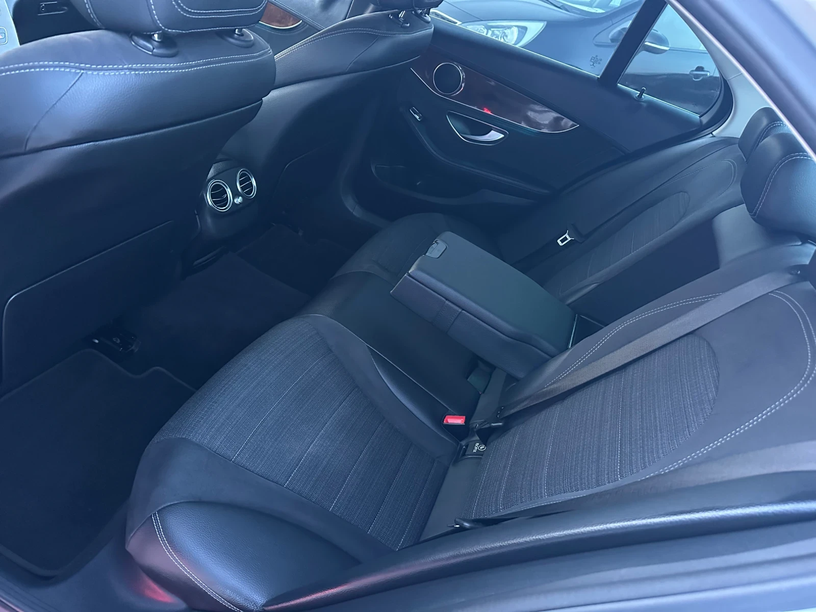 Mercedes-Benz C 250 CDI AVANTGARDE, 360 КАМЕРА, ДИСТРОНИК, ЕВРО 6, ТОП, снимка 15 - Автомобили и джипове - 53878613