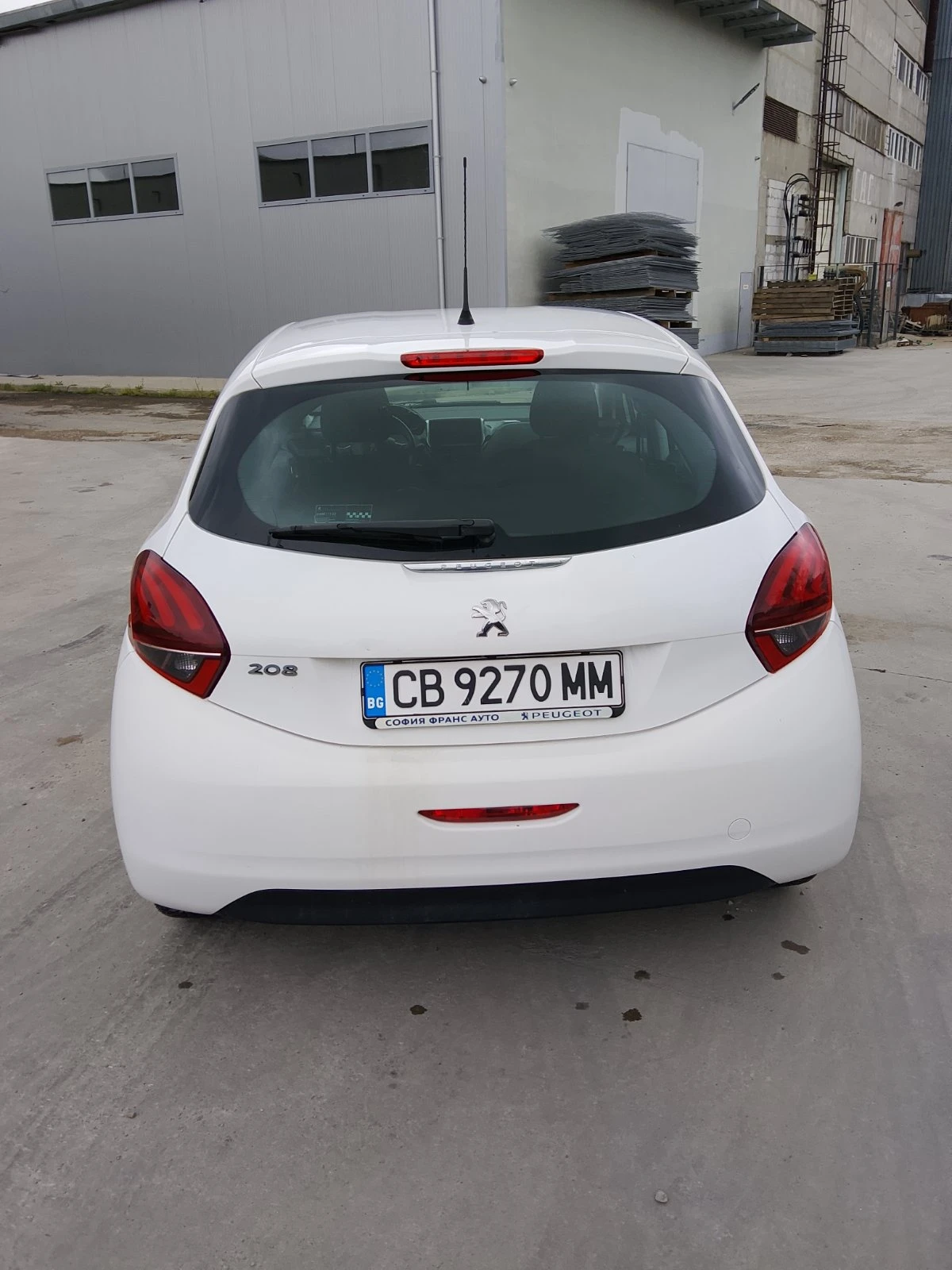 Peugeot 208, снимка 2 - Автомобили и джипове - 54340650