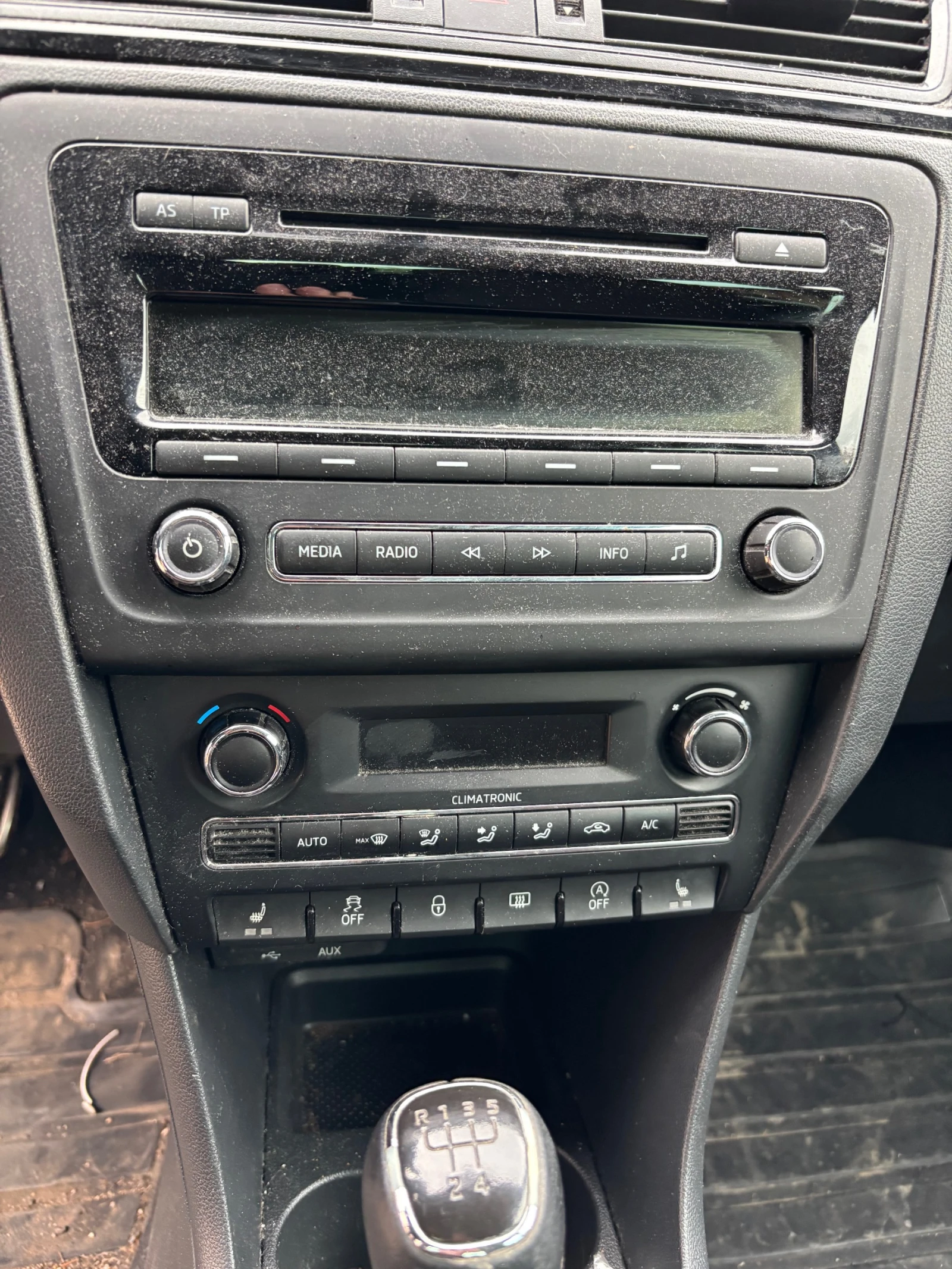 Skoda Rapid 1, 6tdi.90k.Evro5, снимка 13 - Автомобили и джипове - 54357955