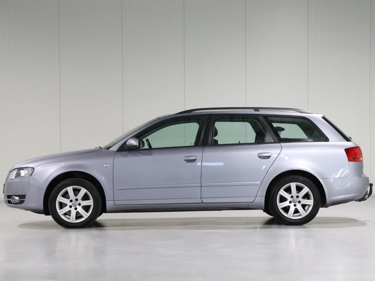 Audi A4 1.8 BFB, снимка 10 - Автомобили и джипове - 54676403
