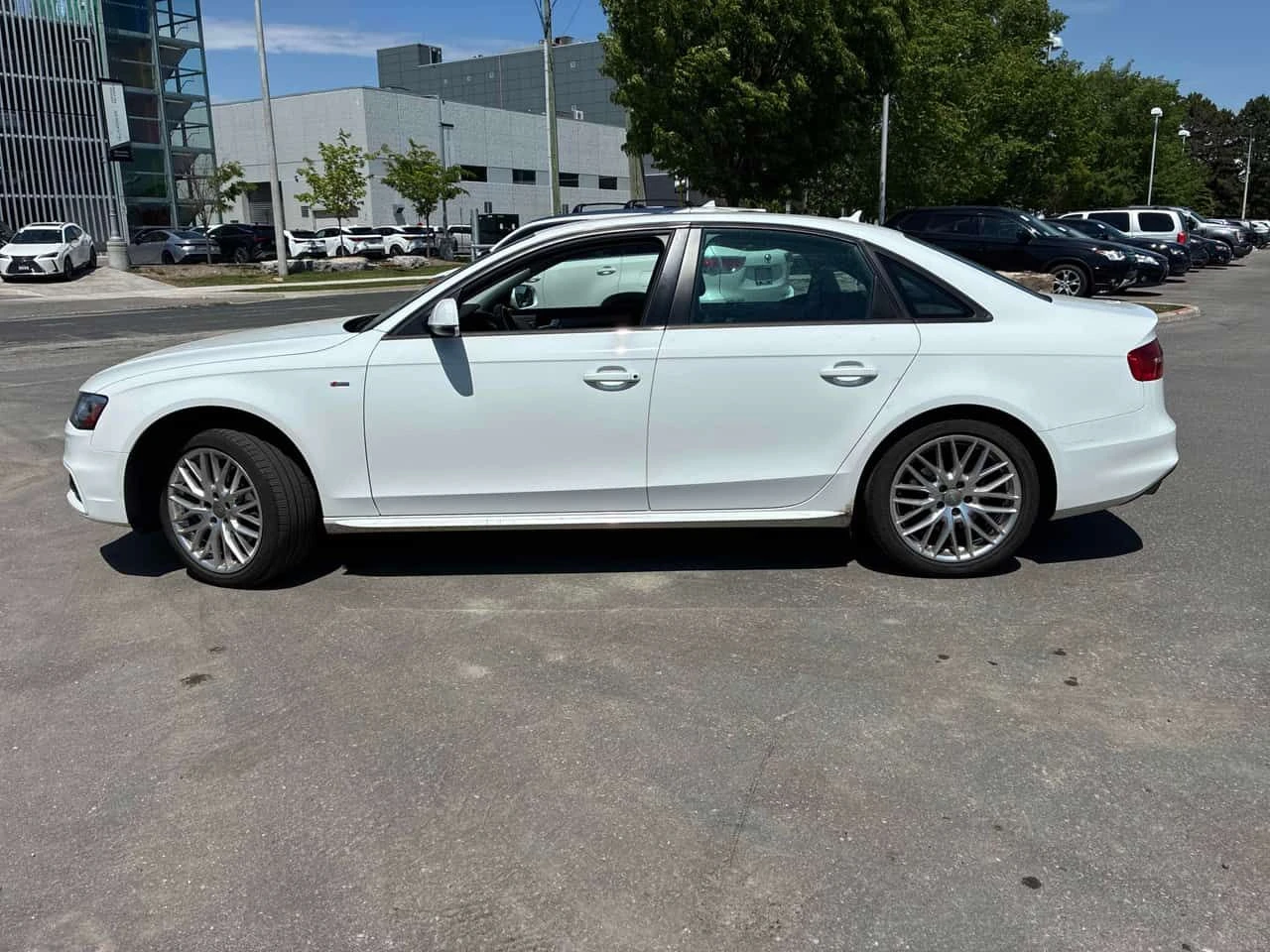 Audi A4 * Komfort plus * CARFAX * ПАНО * KEYLESS * ПОДГРЕВ, снимка 2 - Автомобили и джипове - 54759415