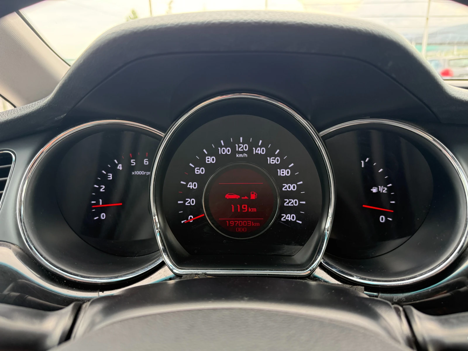 Kia Ceed 1, 6 CRDI High Tech 110cv, снимка 13 - Автомобили и джипове - 54947451