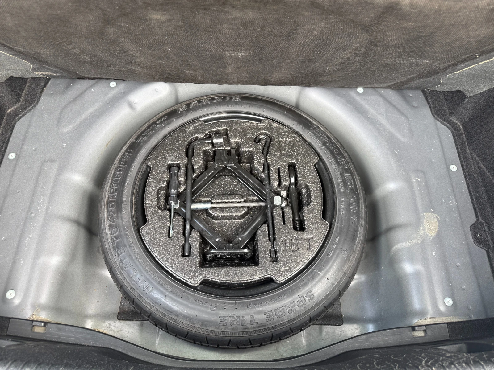Kia Ceed 1, 6 CRDI High Tech 110cv, снимка 17 - Автомобили и джипове - 54947451