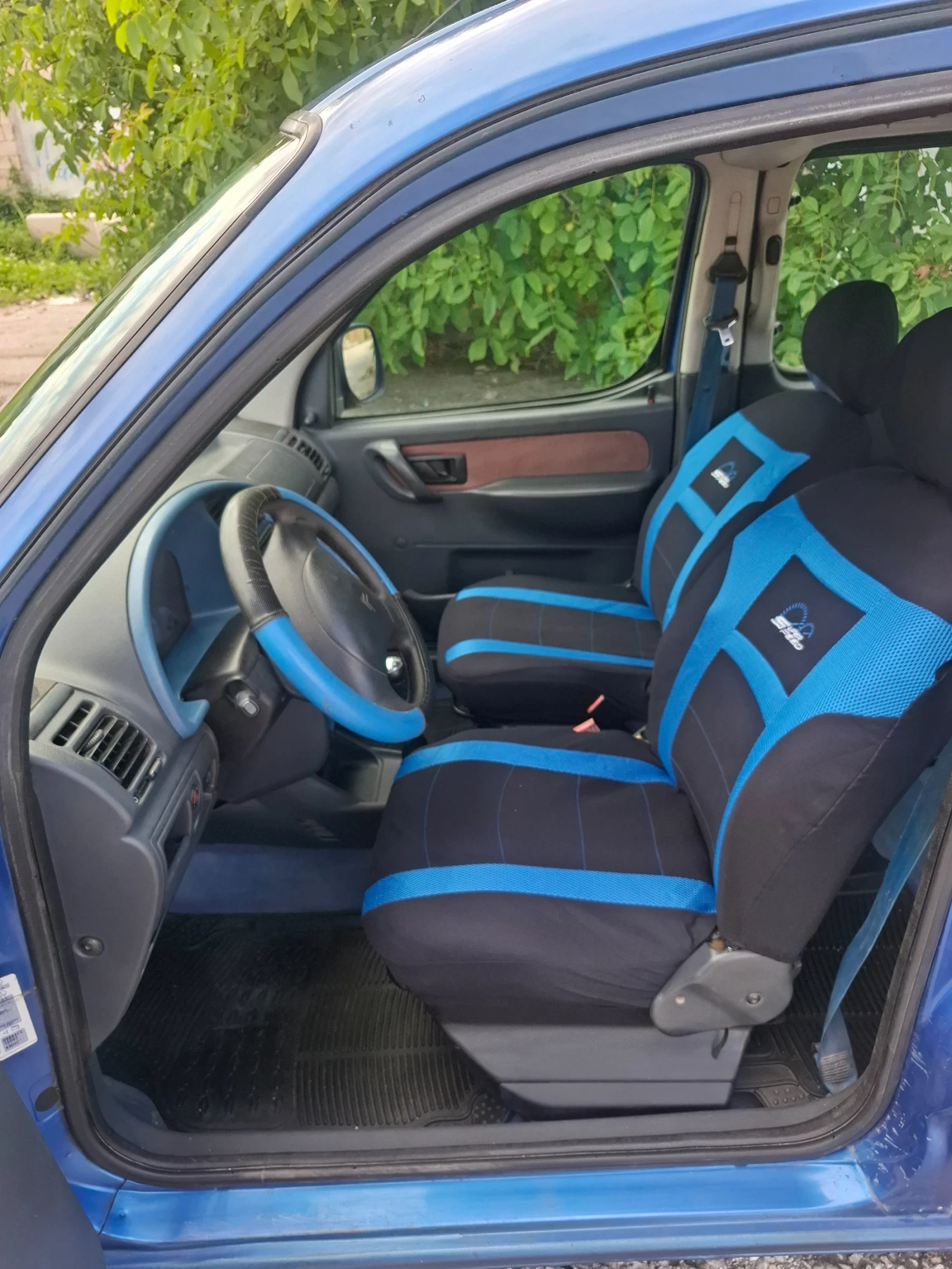 Citroen Berlingo 2.0 Hdi klima, снимка 8 - Автомобили и джипове - 55156761