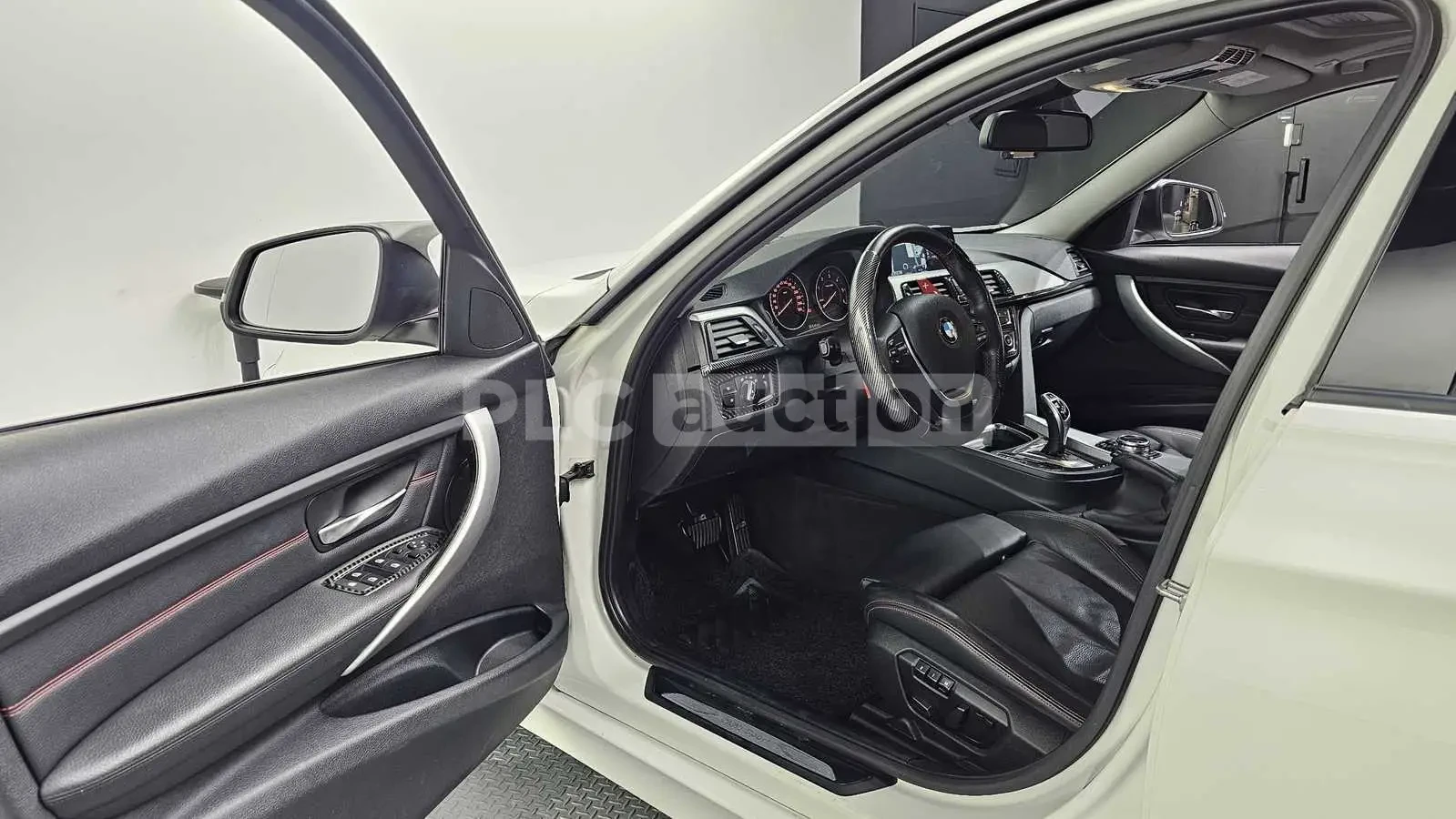 BMW 320 M SPORT + HEAD UP/360/PANO/FULL, снимка 10 - Автомобили и джипове - 55275158