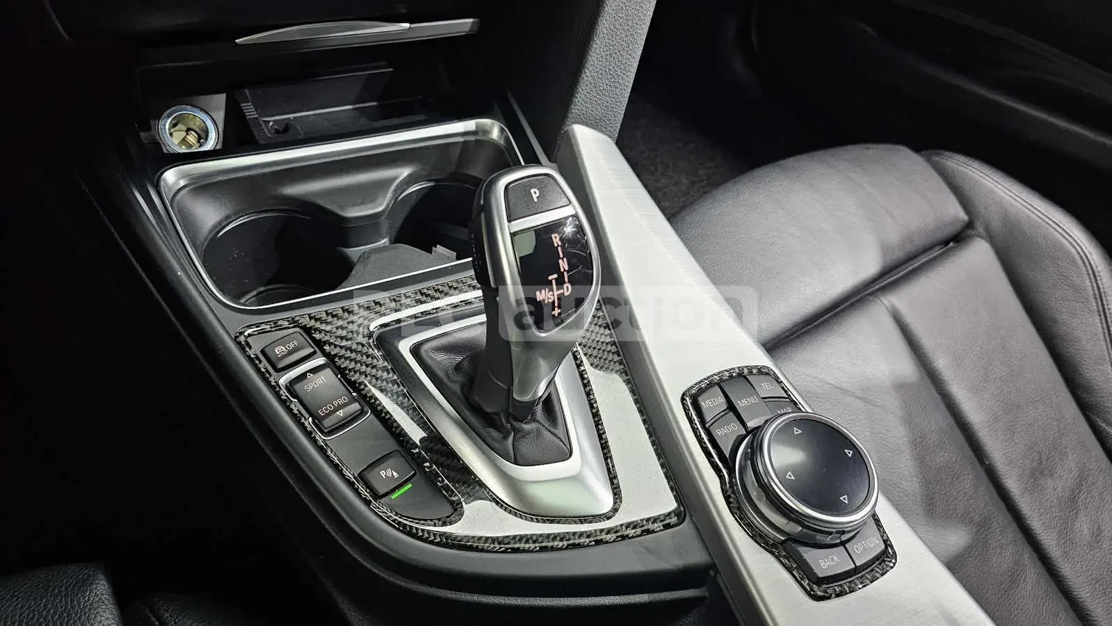 BMW 320 M SPORT + HEAD UP/360/PANO/FULL, снимка 9 - Автомобили и джипове - 55275158
