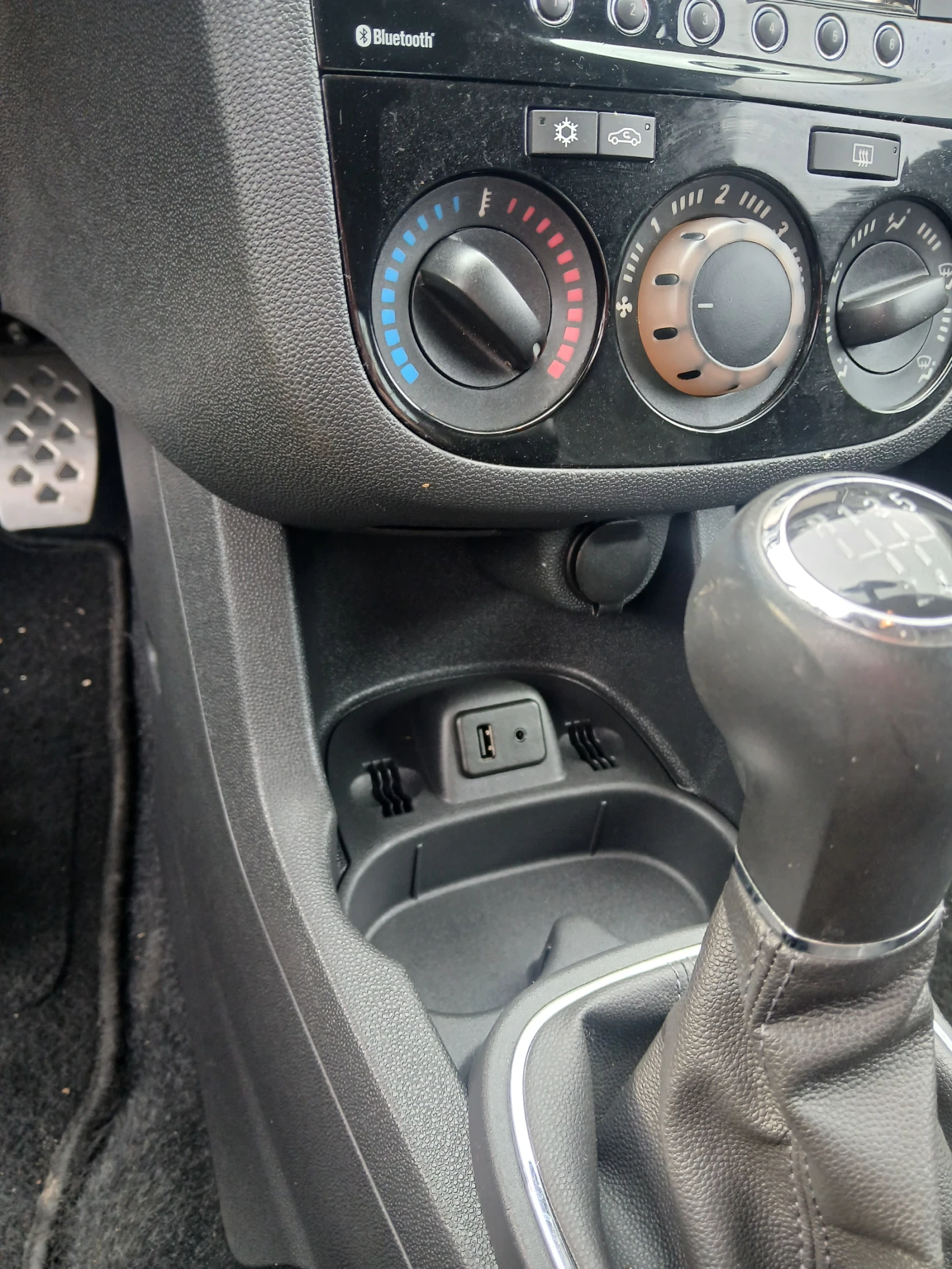 Opel Corsa 1.4 Бензин, снимка 7 - Автомобили и джипове - 55586998