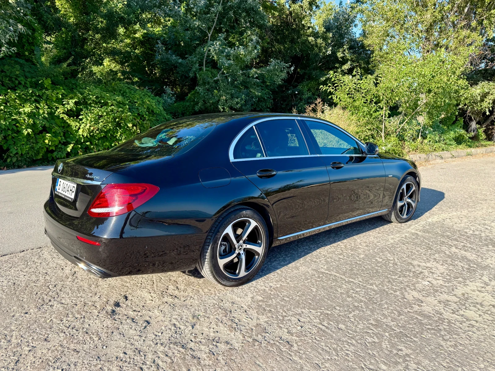 Mercedes-Benz E 200 4 Matic, снимка 4 - Автомобили и джипове - 55631098