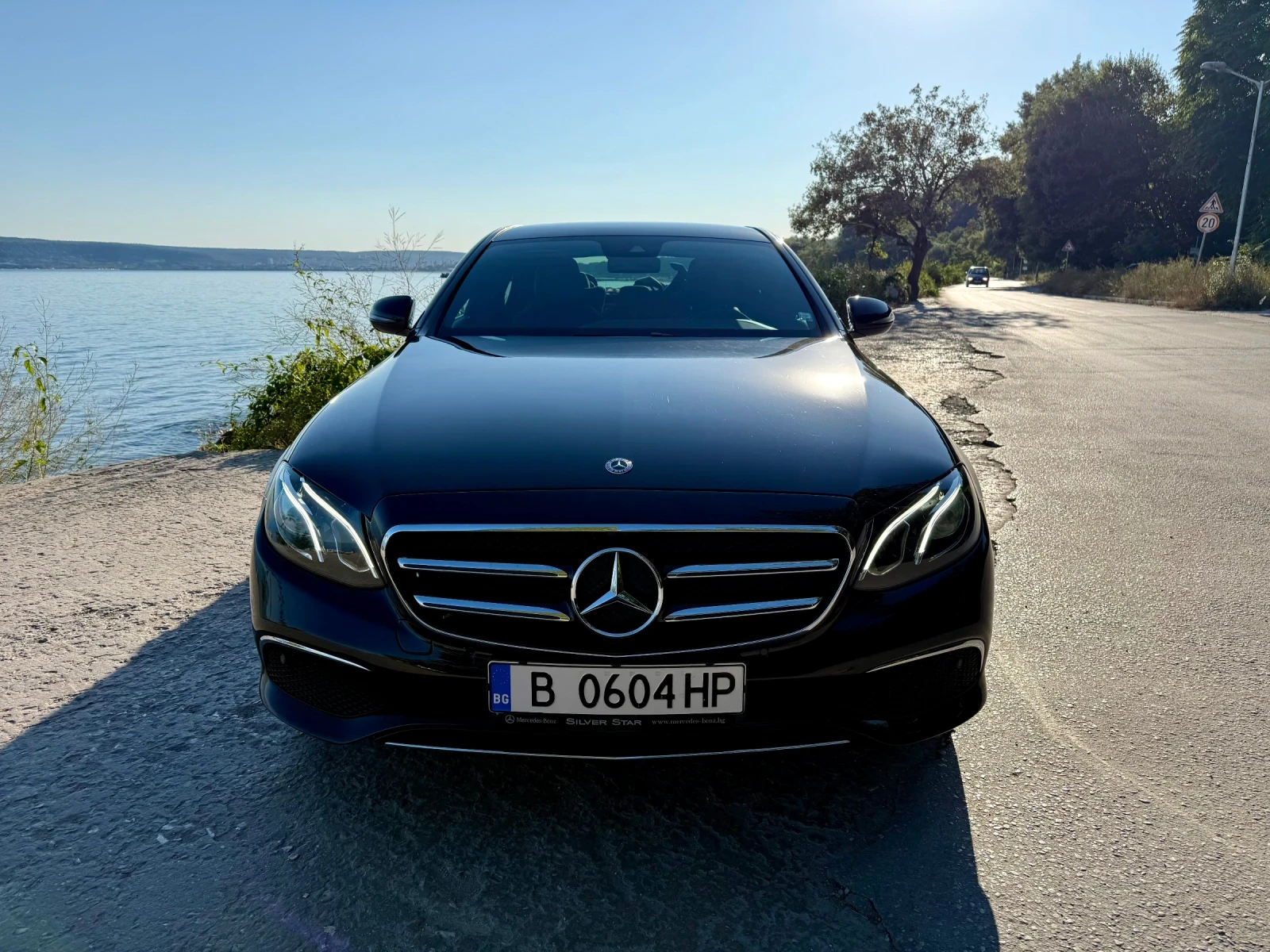 Mercedes-Benz E 200 4 Matic, снимка 2 - Автомобили и джипове - 55631098
