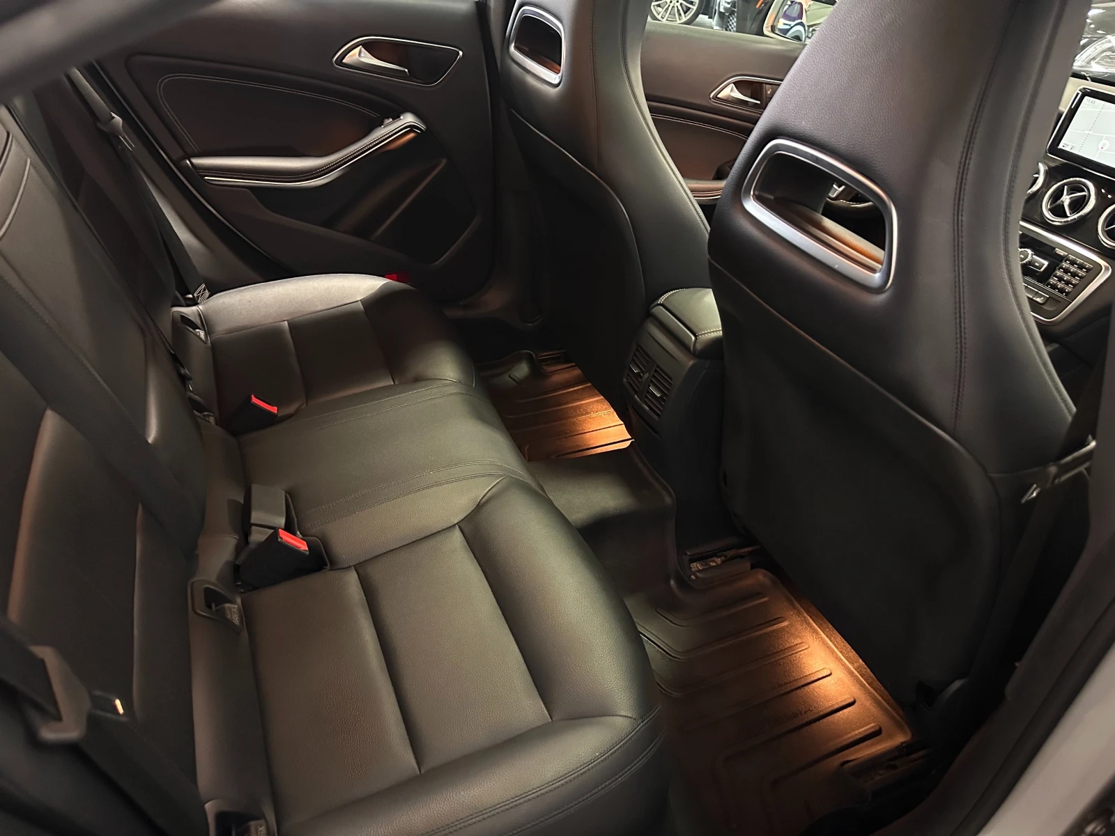 Mercedes-Benz CLA 250 4MATIC | AMG Package | Sunroof | Navigation | Blin, снимка 7 - Автомобили и джипове - 55777174