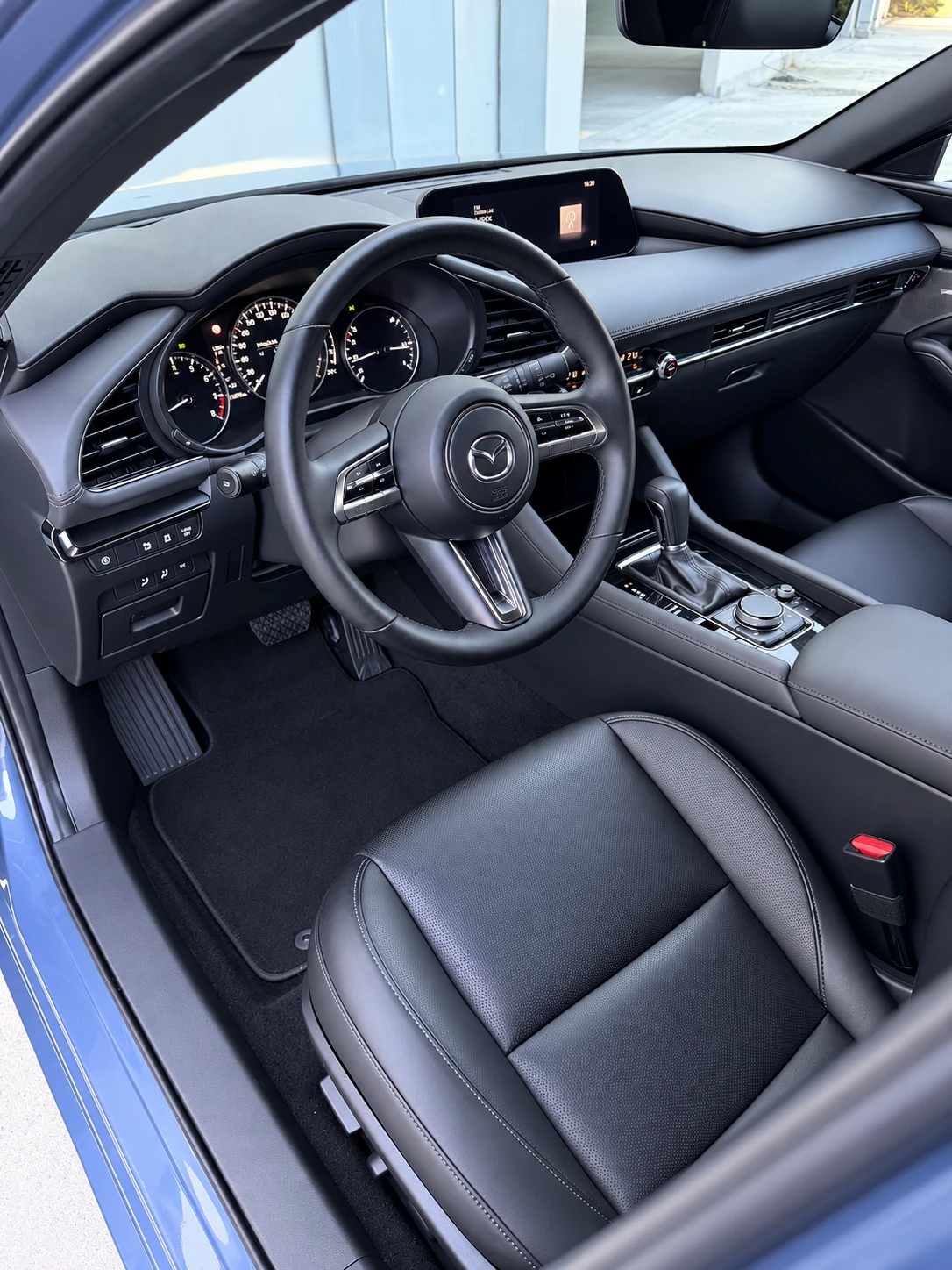 Mazda 3 2.0 e-SkyActiv-X , снимка 4 - Автомобили и джипове - 56127477