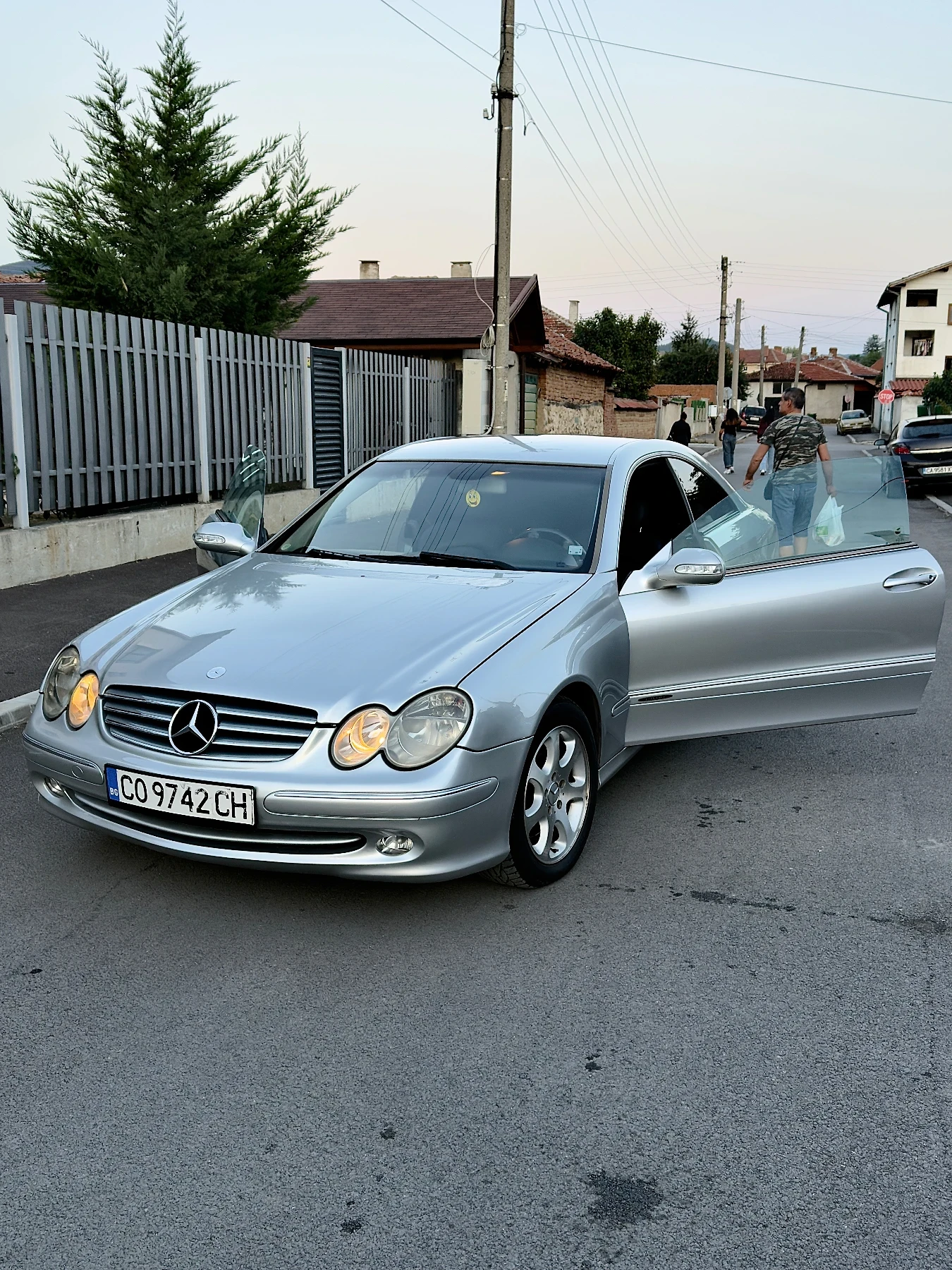 Mercedes-Benz CLK, снимка 4 - Автомобили и джипове - 56133429
