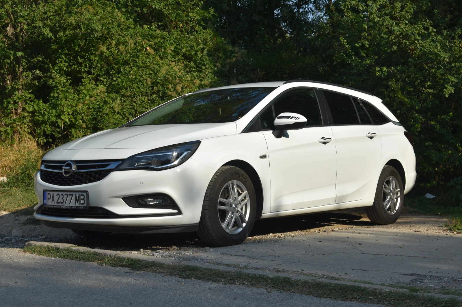 Opel Astra Sports tourer, снимка 6 - Автомобили и джипове - 56182545