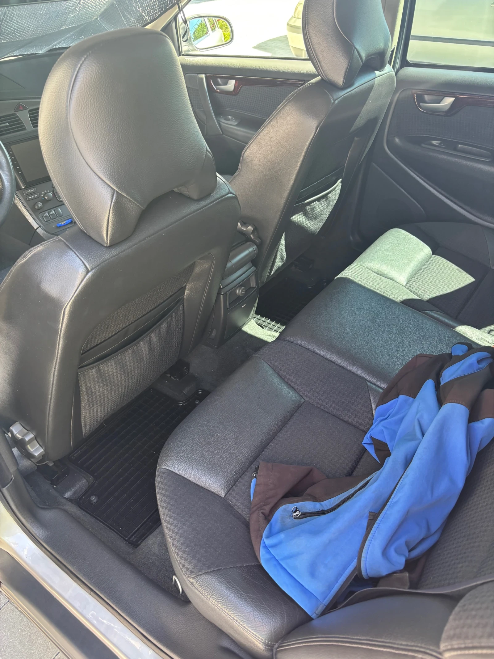 Volvo V70, снимка 3 - Автомобили и джипове - 56245347